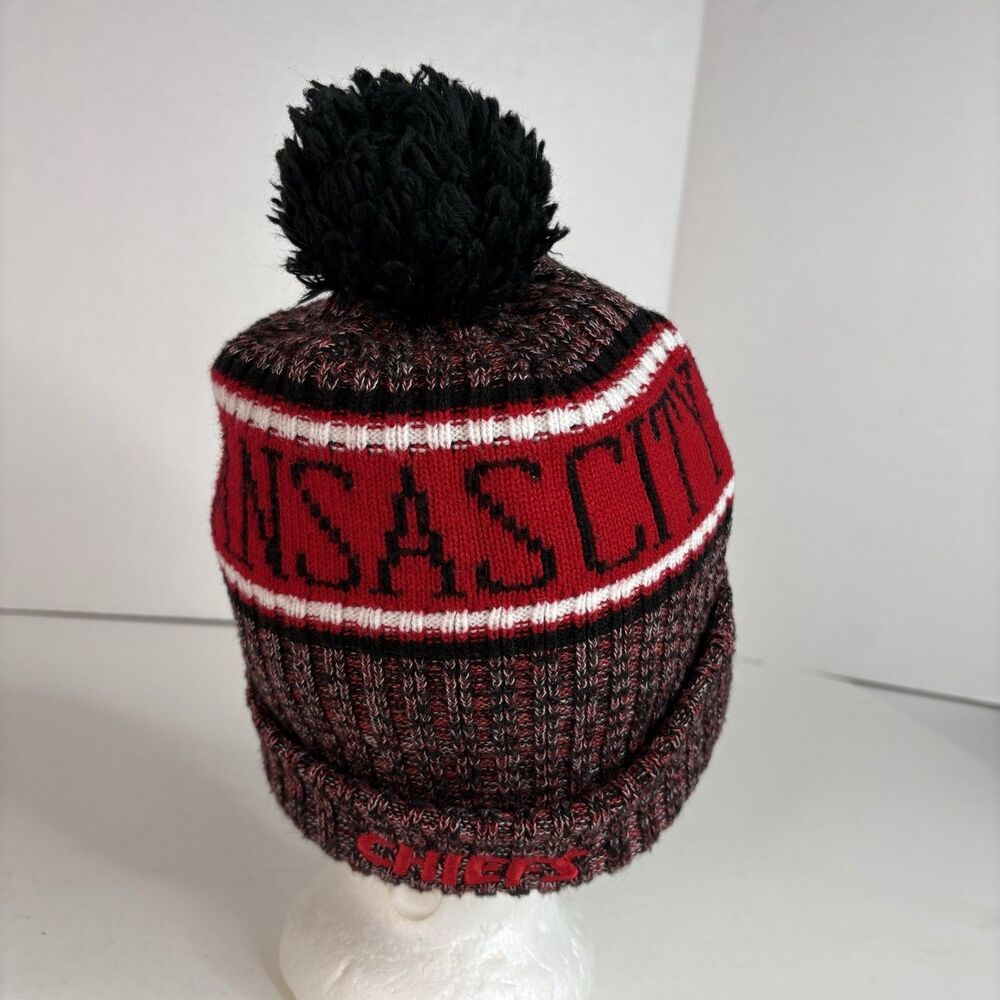 Kansas City Chiefs Cuffed Beanie Hat, Red, New Era, Pom - Picture 3 of 7